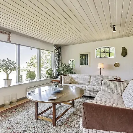 Three-bedroom In Nyaraló *