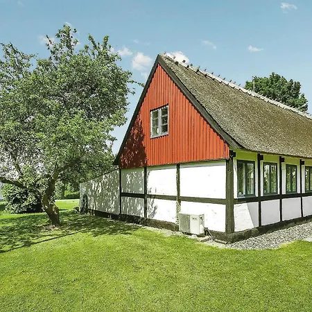 Three-bedroom In Ferienhaus Stege