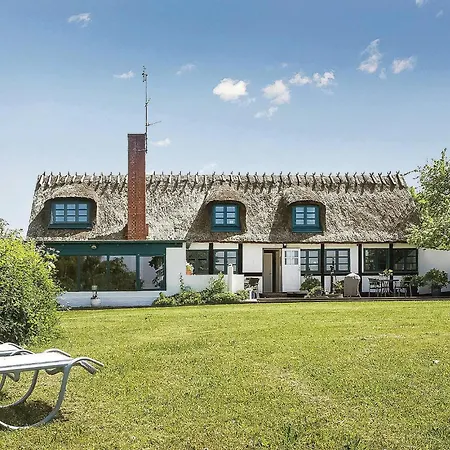 Three-bedroom In Stege