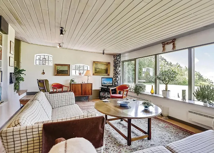 Ferienhaus Three-bedroom In *
