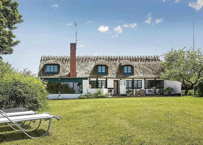 Three-bedroom In Stege